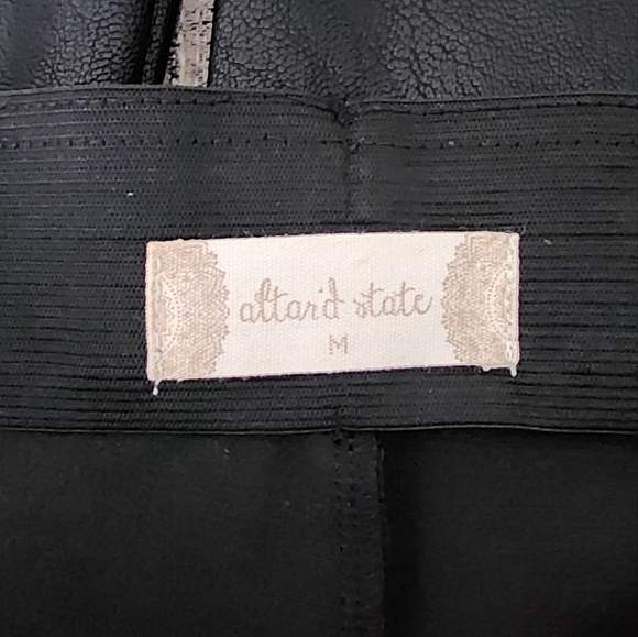 Faux leather pants - Picture 2 of 5